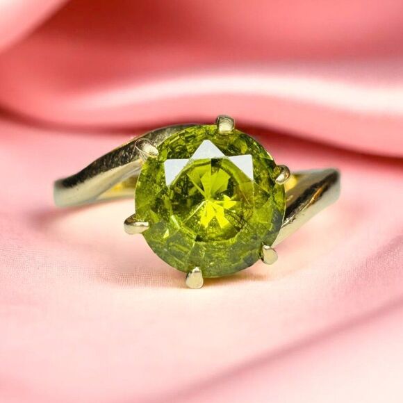 VINTAGE- 14K Gold -Natural Peridot Ring -Sz 7- 1CT -Bypass Solitaire Ring -2.1g - Picture 1 of 16
